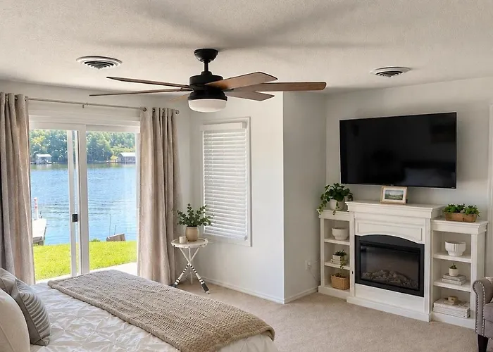 Сasa de vacaciones 4br Lakefront Luxury - Hot Tub, Dock And Fire Pit