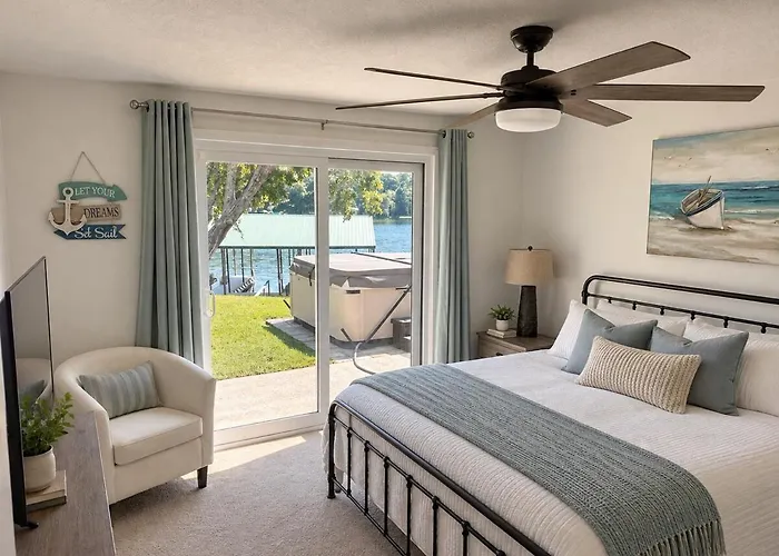 Сasa de vacaciones 4br Lakefront Luxury - Hot Tub, Dock And Fire Pit