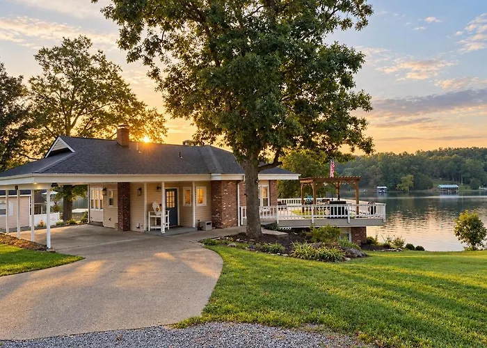 4br Lakefront Luxury - Hot Tub, Dock And Fire Pit