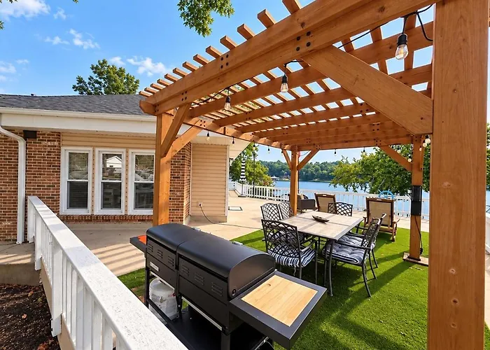 4br Lakefront Luxury - Hot Tub, Dock And Fire Pit